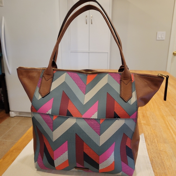 Handbags - 🌌EUC~ FOSSIL SHOULDER BAG